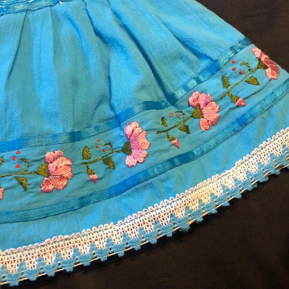 Dress - Picture 3 of 4